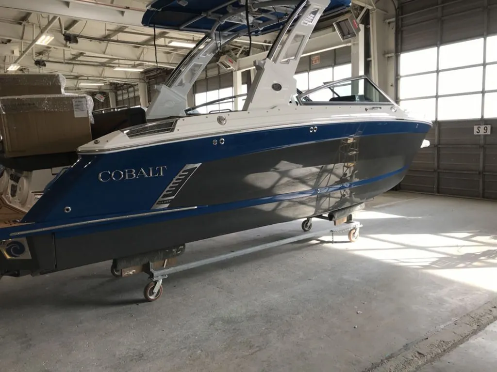 2023 Cobalt Boats R6 Surf