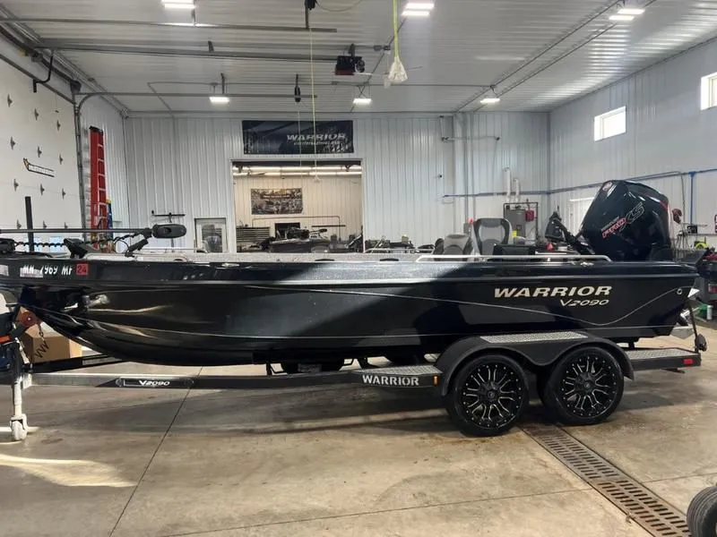 2022 Warrior Boats V2090