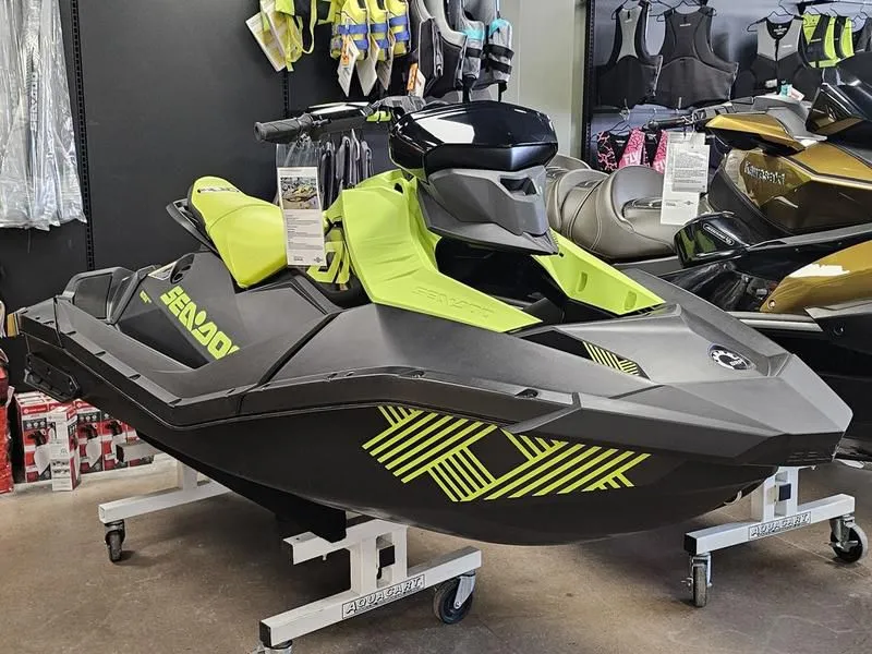 2023 Sea-Doo Spark Trixx 2-up Rotax 900 H.O. ACE iBR and Audio