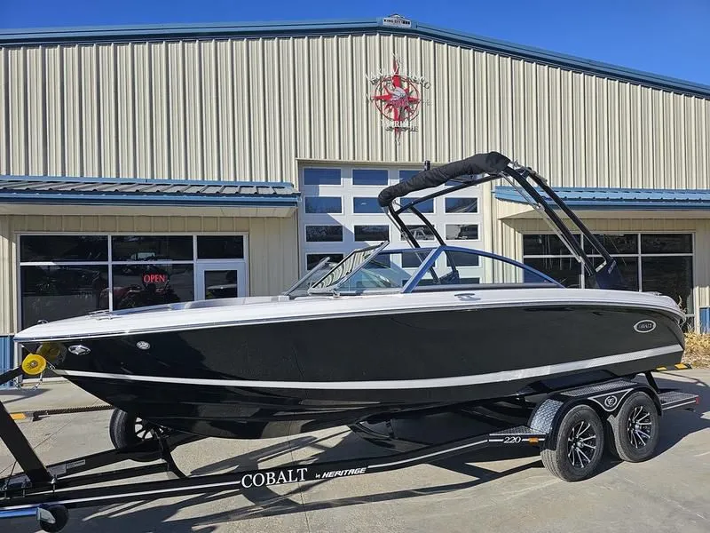 2024 Cobalt Boats 220S