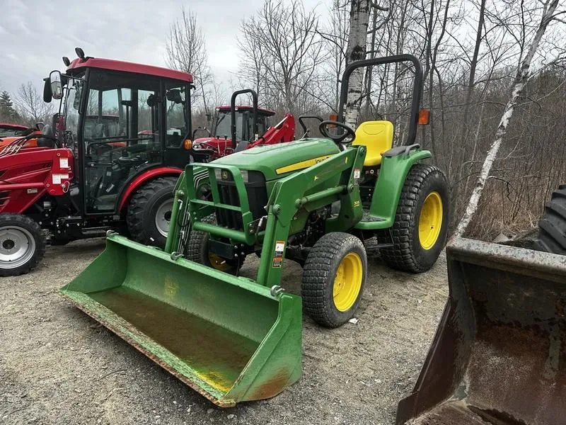 2012 John Deere  3032E Hydrostatic Tractor with Front Loader & 31 HP