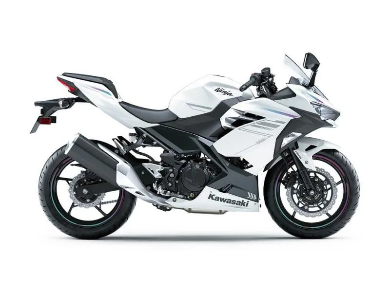 2023 Kawasaki Ninja 400 ABS Pearl Blizzard White/Metallic Carbon Gray