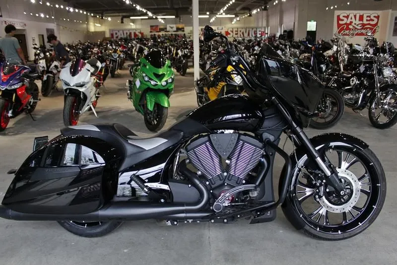 2014 Victory Motorcycles Cross Country 8-Ball Gloss Black