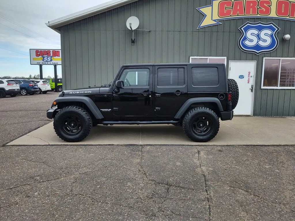 2010 Jeep Wrangler Unlimited Rubicon! Nice price point! Newer big tires, small lift!