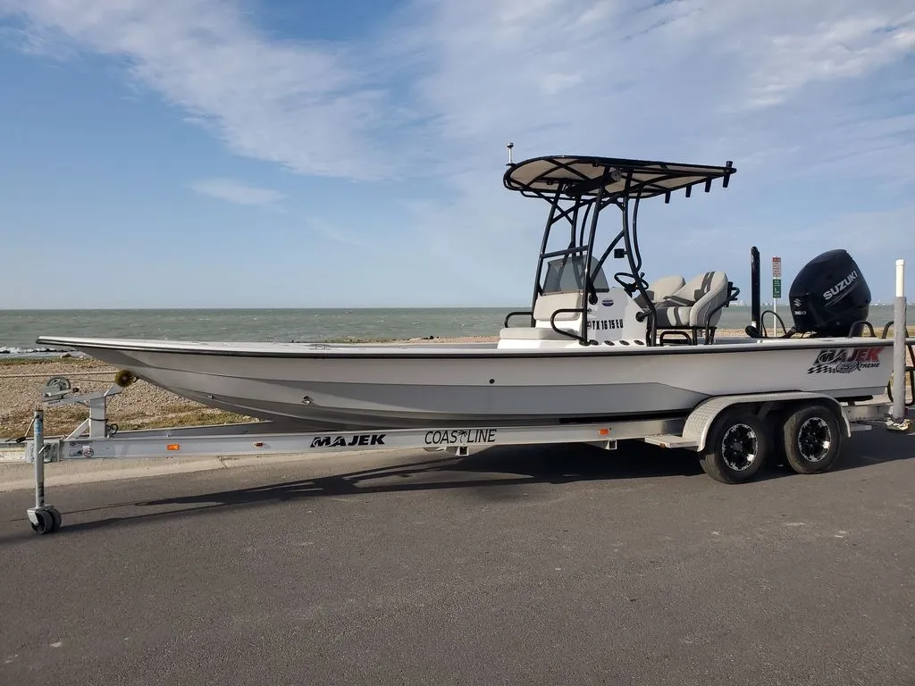 2019 Majek Boats Xtreme 25'