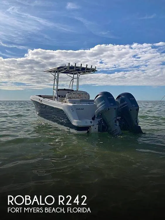 2017 Robalo r242 in Fort Myers Beach, FL