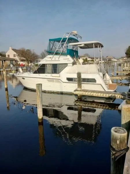 1995 CARVER 325 Aft Cabin in Shady Side, MD