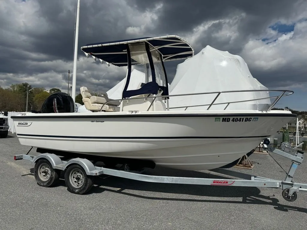 2019 Boston Whaler 190 Outrage in Middle River, MD