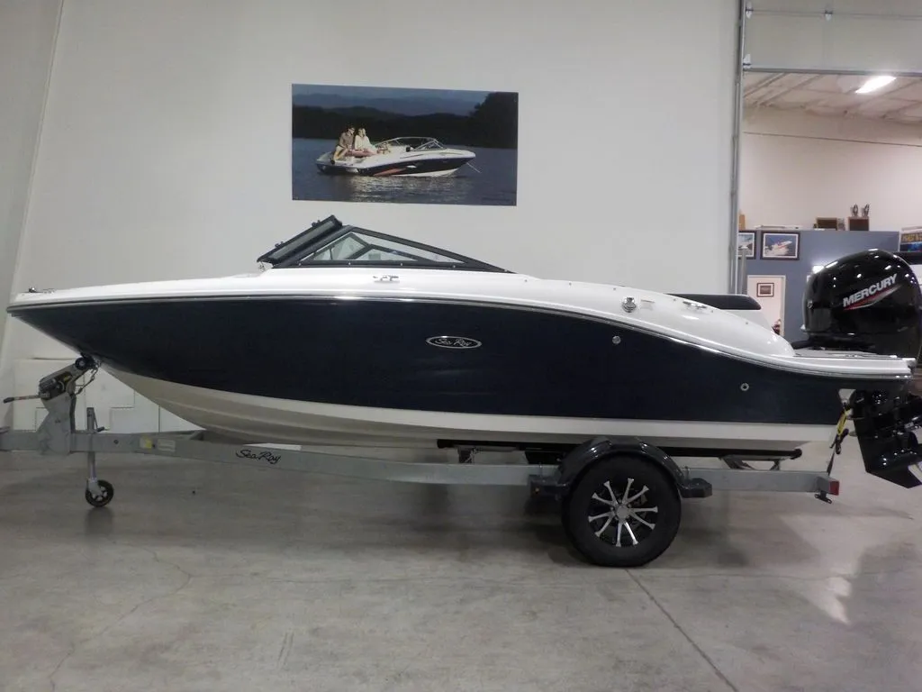 2024 Sea Ray SPX 190 Outboard