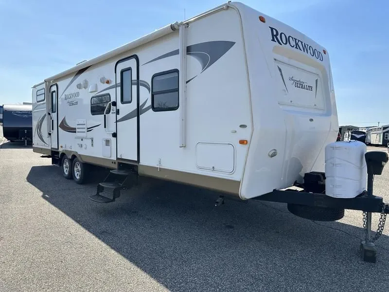 2012 Forest River Rockwood Signature 8312SS