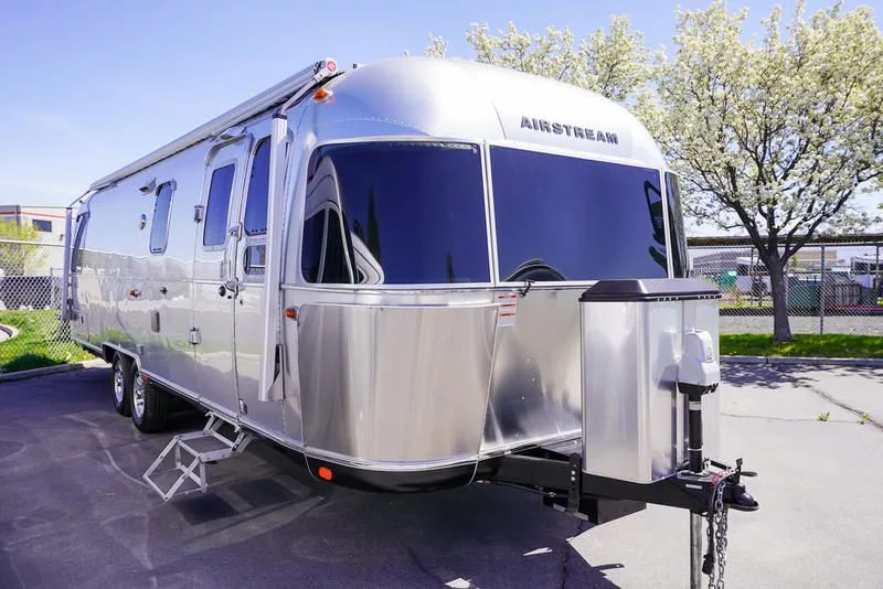2019 Airstream  Classic 30RB Twin