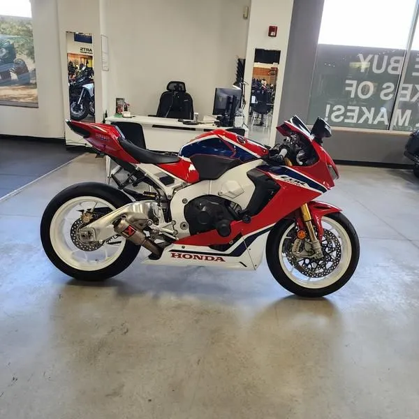 2018 Honda CBR1000S1