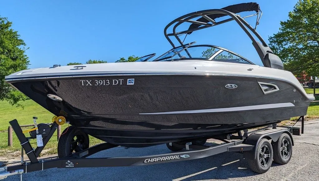 2017 Sea Ray SLX 230 in Lewisville, TX