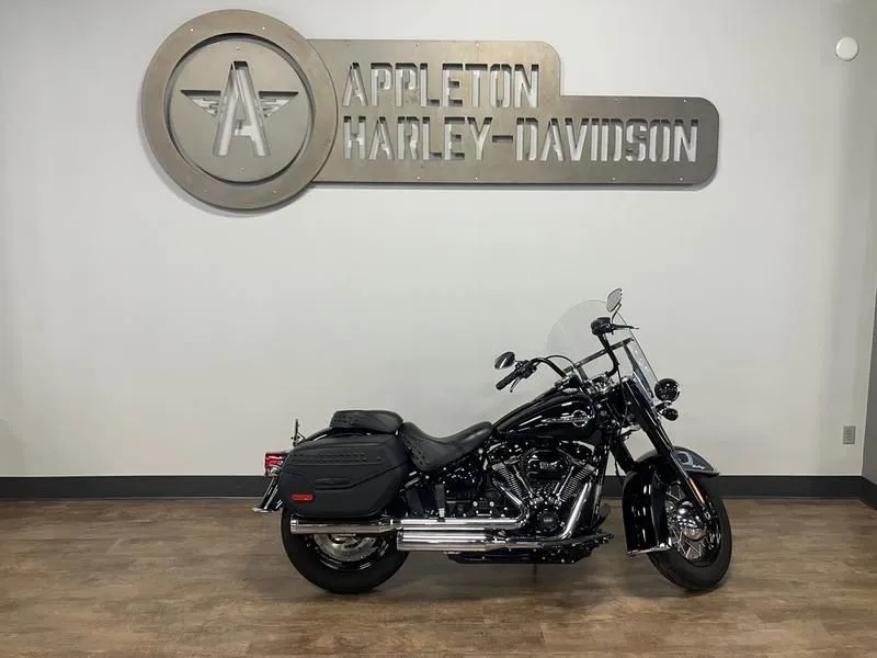 2019 Harley-Davidson FLHCS - Heritage Classic 114
