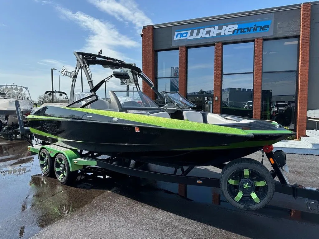 2014 Axis Wake Research A22
