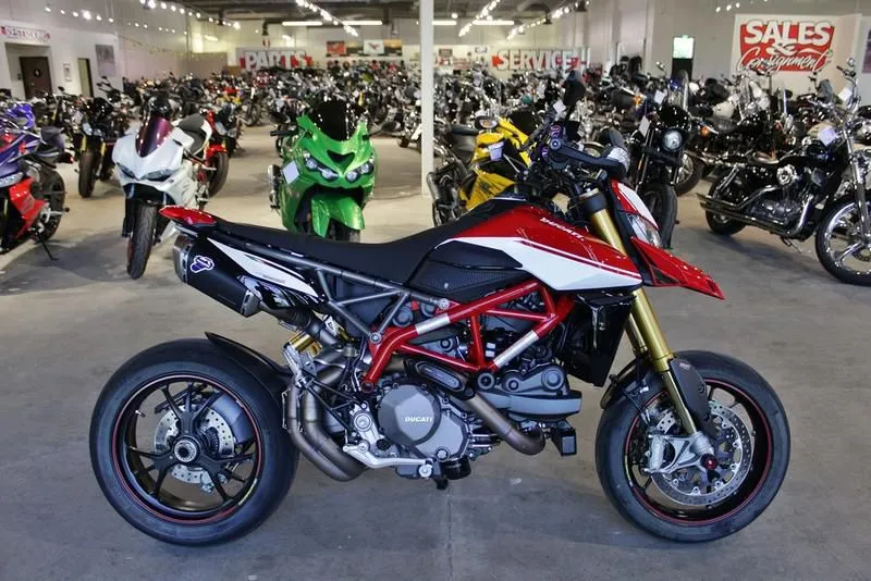2020 Ducati Hypermotard 950 Red