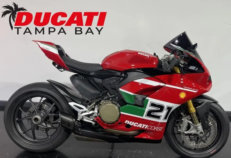2024 Ducati Panigale V2 Bayliss 1st Championship Livery