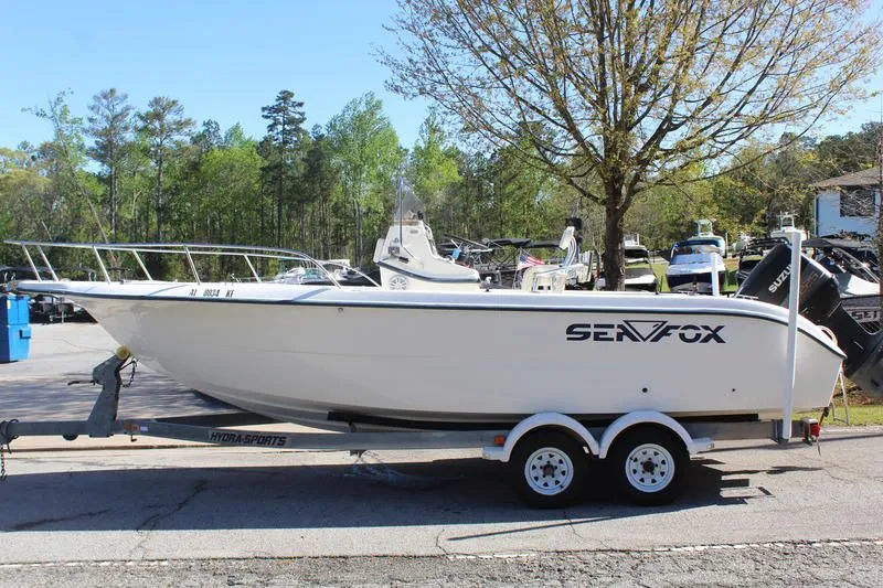 2000 Sea Fox 230 CC