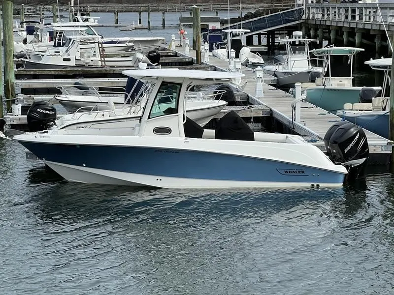 2015 Boston Whaler 250 Outrage