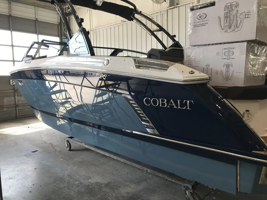 2024 Cobalt Boats R8 Surf