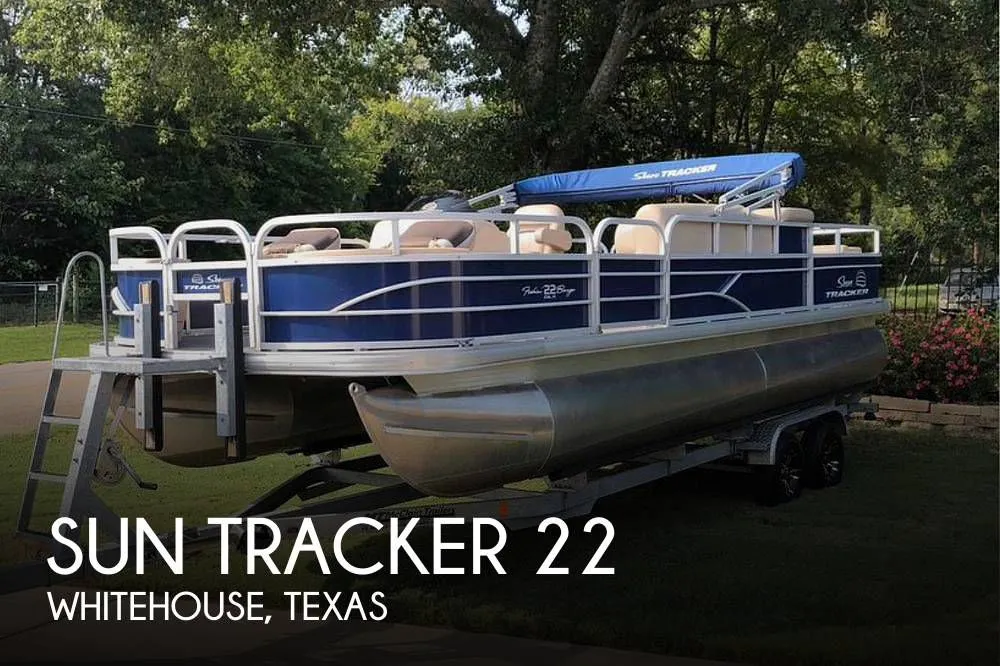 2017 Sun Tracker 22DLX Fishing Barge