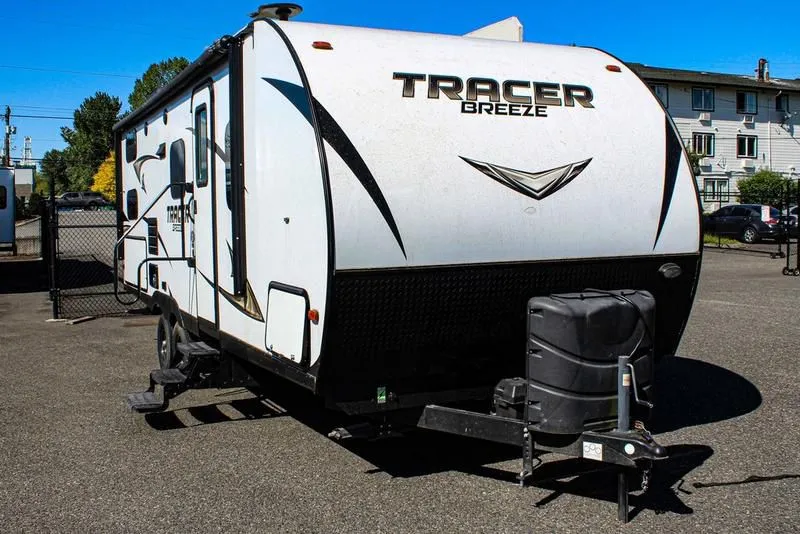 2018 Prime Time Tracer Breeze 24DBS