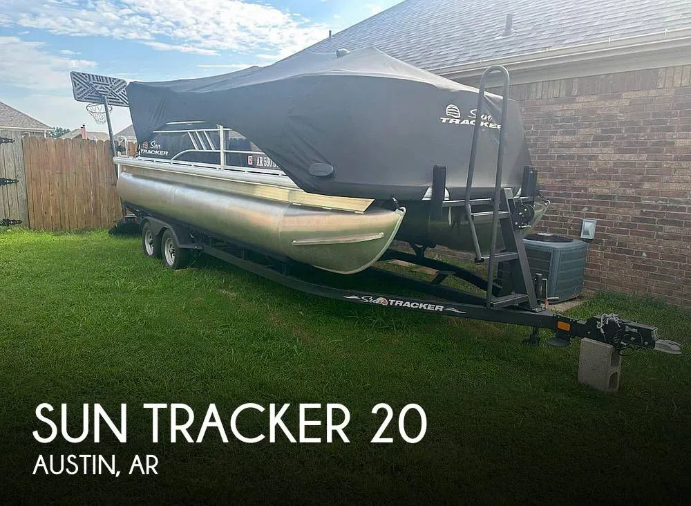 2022 Sun Tracker Party Barge 20DLX