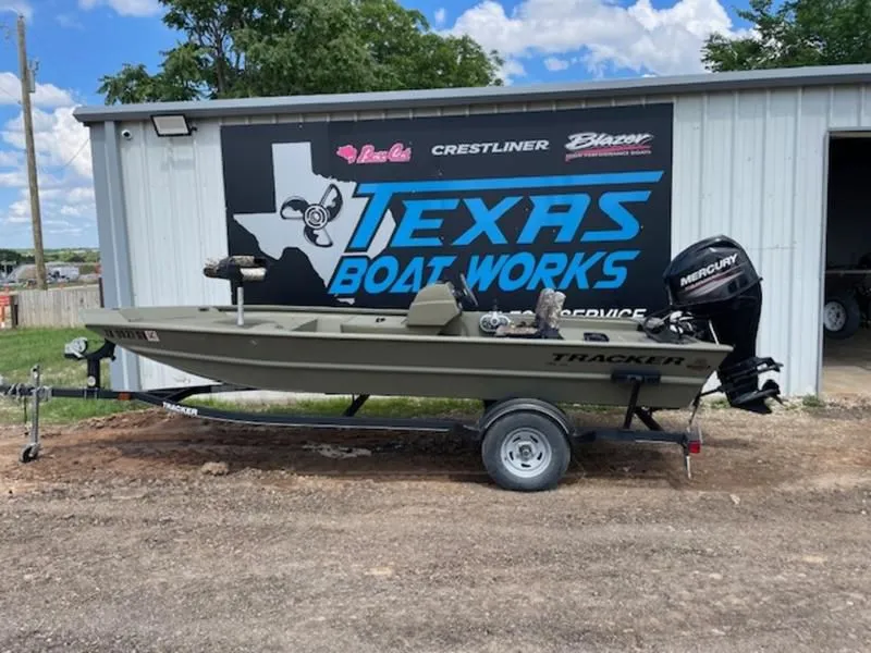 2017 Tracker Boats GRIZZLY 1754 MVX SC With Trailer