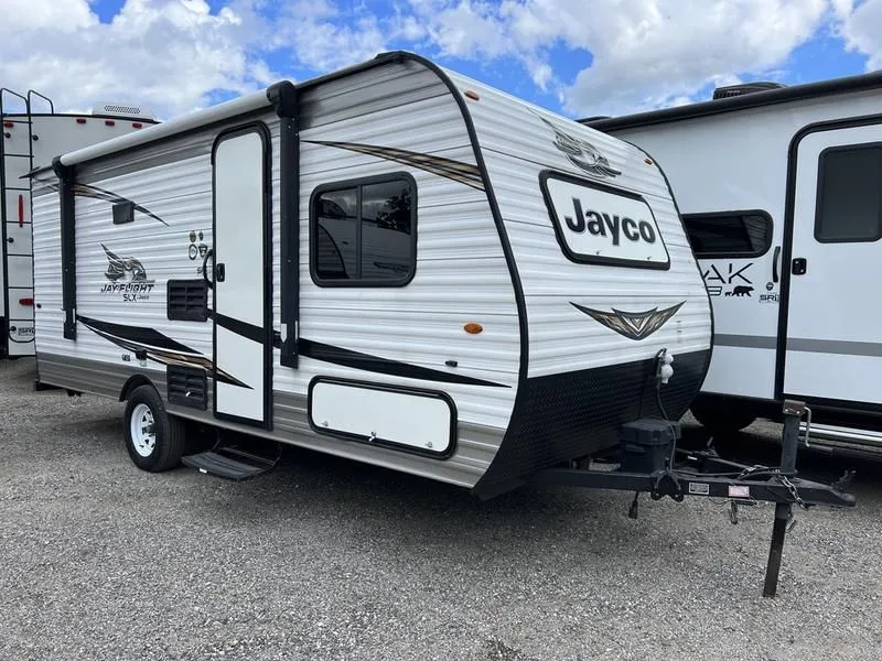 2019 Jayco RV  Jayflight SLX 7 174BH SUV Towable Travel Trailer w/Bunks