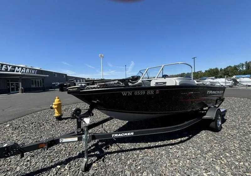 2018 Tracker Boats Pro Guide V-175 Combo