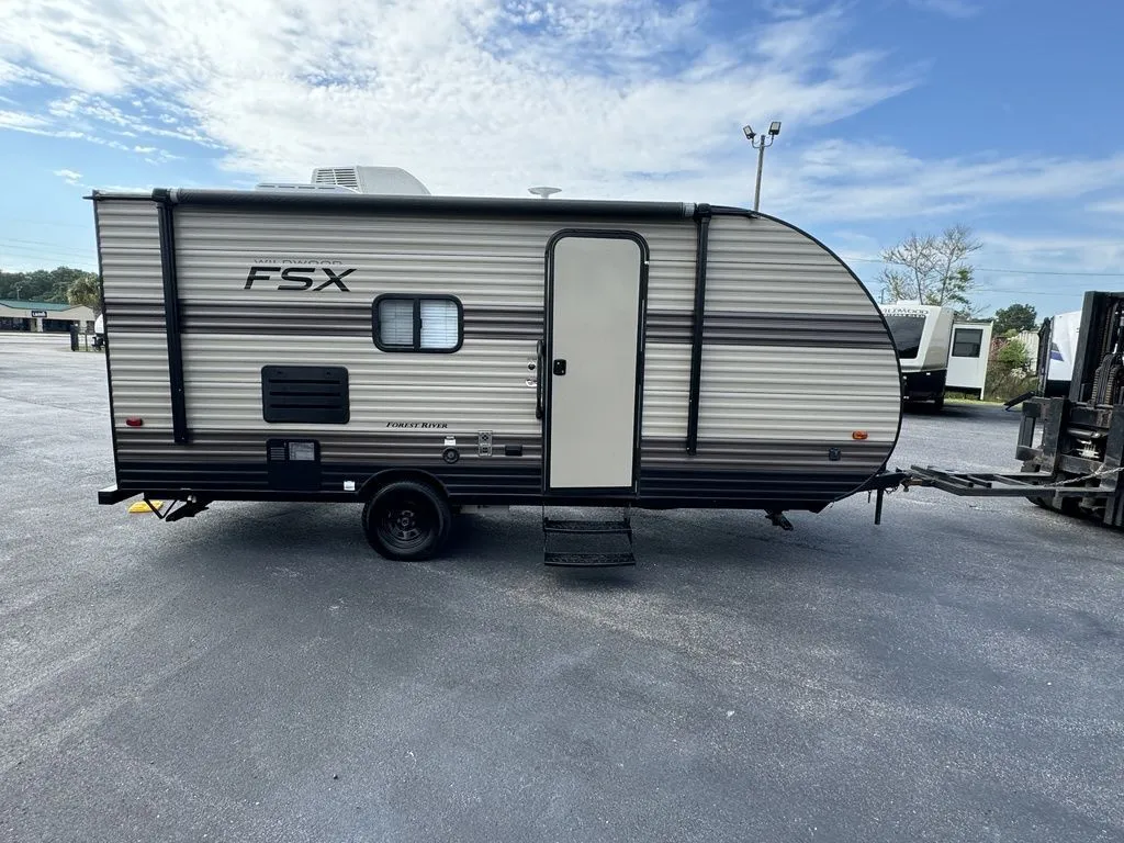 2019 Forest River Wildwood X-Lite T177BHFSX