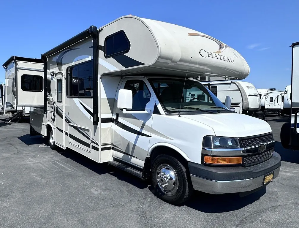 2015 Thor Motor Coach Chateau 26A Chevy