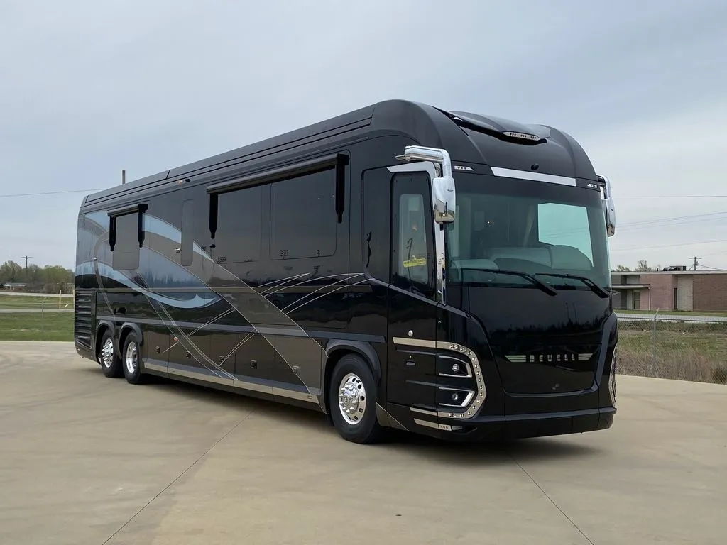 2021 Newell Coach p50 quad slide two full bath and convertible bunks