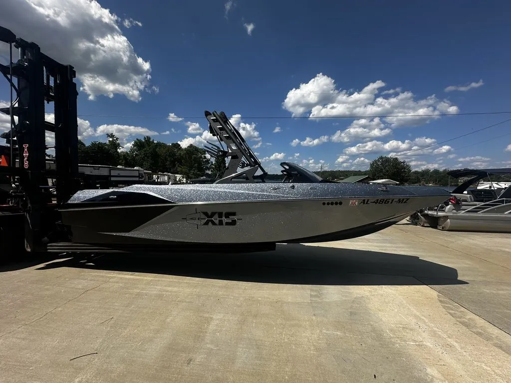 2018 Axis Wake Research A24