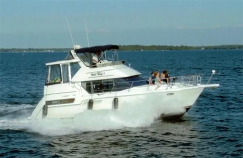 1996 Carver Yachts 355 Aft Cabin