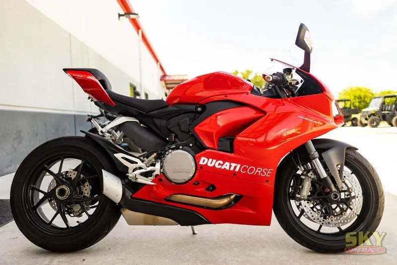 2022 Ducati Panigale V2 Ducati Red