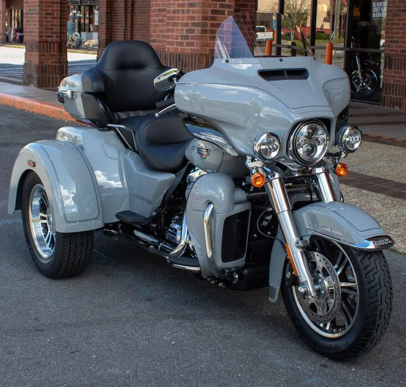 2024 Harley-Davidson FLHTCUTG - Tri Glide Ultra