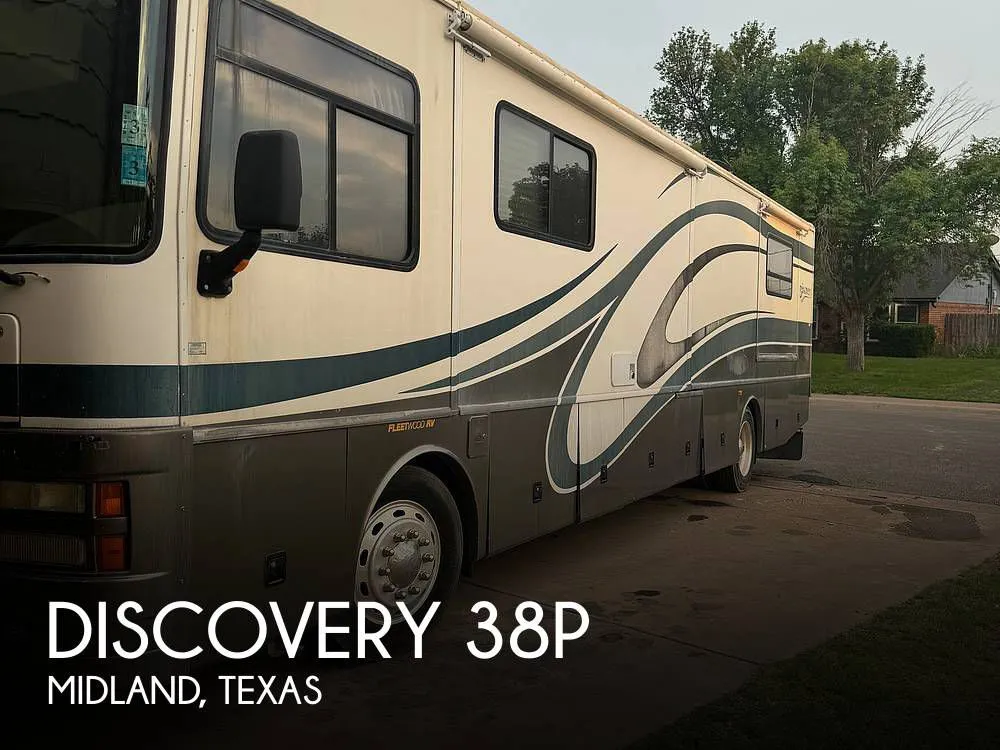 2002 Fleetwood Discovery 38P