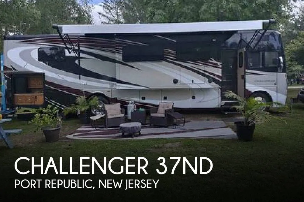 2015 Thor Motor Coach Challenger 37ND