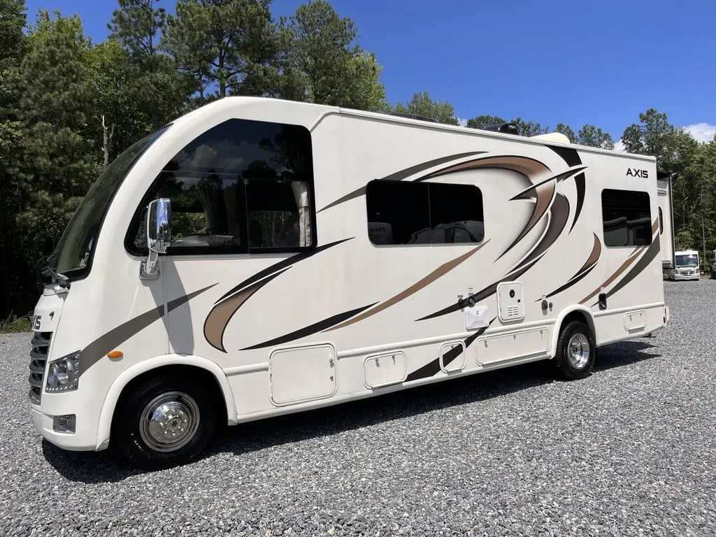 2018 Thor Motor Coach Axis 25.2