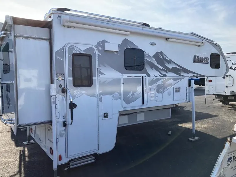 2020 Lance Truck Campers 8' Long Bed 1172
