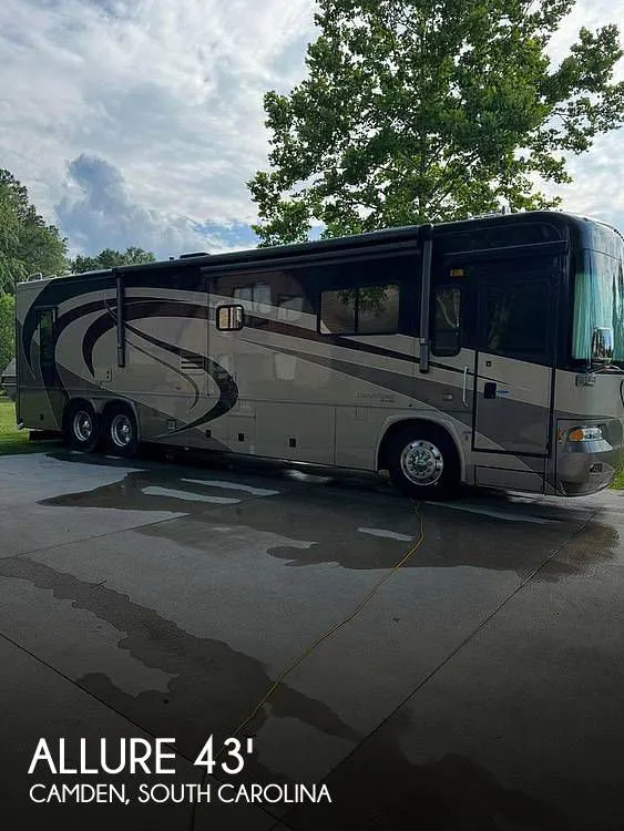 2005 Country Coach Allure 430 Series - Hood River 400