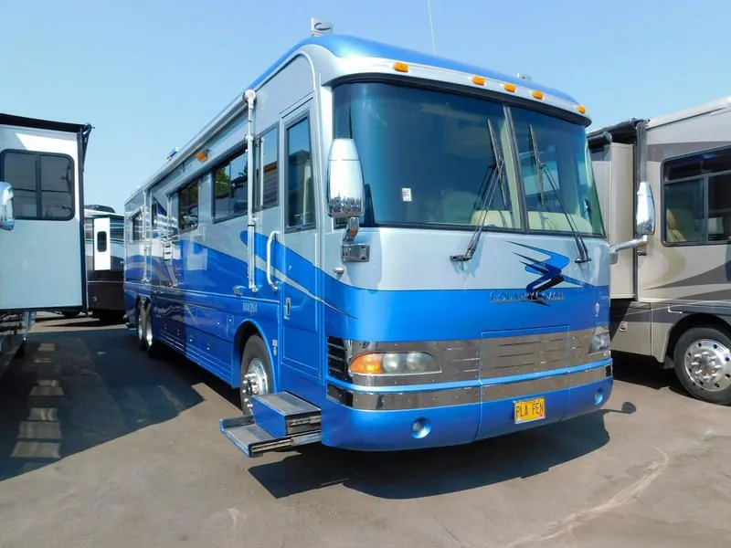 2002 Country Coach Magna Interlude