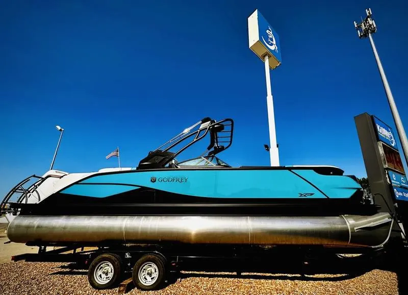 2024 Godfrey Tritoons XP 2700 W in Osage Beach, MO