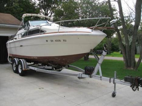 22' 1982 Sea Ray 225 Express Cruiser