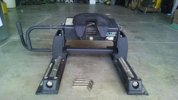 5th Wheel Hitch~~16,000 lbs~~Excellent condition, 0