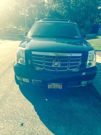 2010 Cadillac Escalade Fully Loaded with Extras