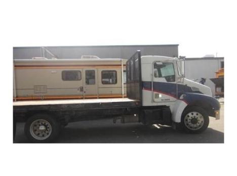 2001 KENWORTH T300