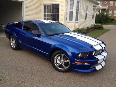 Ford : Mustang Base Coupe 2-Door 2005 ford mustang v 6 gt clone