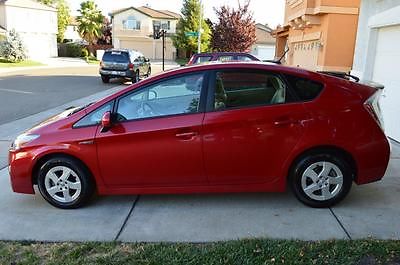 Toyota : Prius Base Hatchback 4-Door 2011 toyota prius ii hybrid red 61 k miles new condition very well maintained